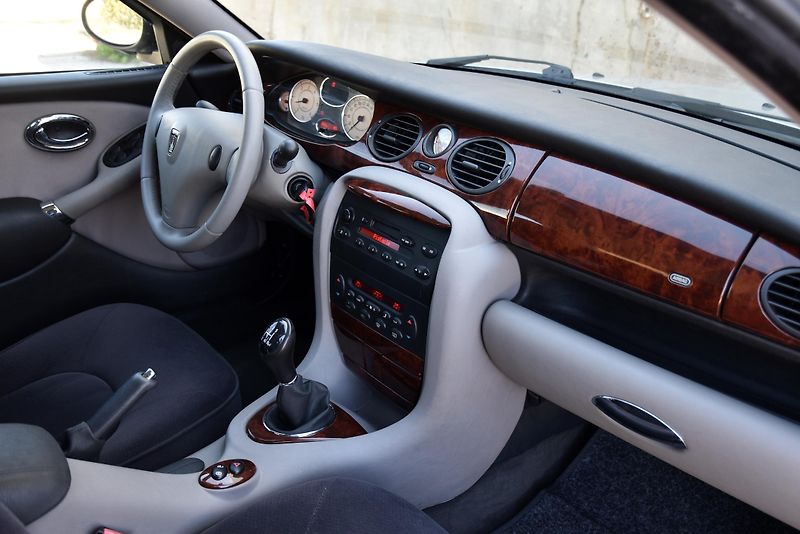 Rover 75 2.0 CDTi 96 kW, DKLIMA, ALU - fotka 33 z 40
