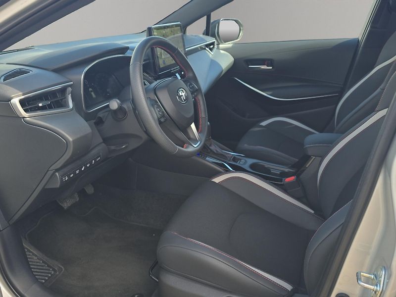 Toyota Corolla (2026) GR Sport 2.0 HEV A/T 131kw, To - fotka 25 z 28