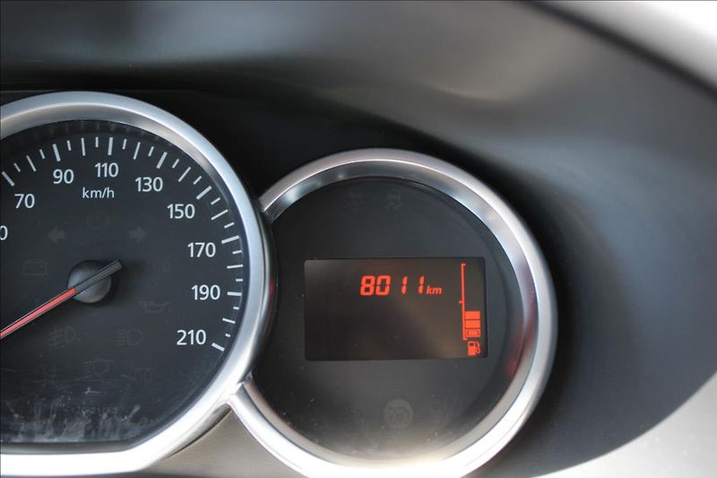Dacia Sandero 0,9 TCe  STEPWAY, TOP, ČR - fotka 16 z 31