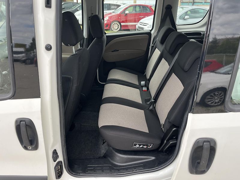 Opel Combo (2013) 1.4i 16v 70kw Klima - fotka 13 z 19