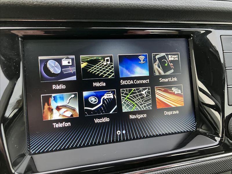 Škoda Fabia 1,0 Tažné,Navigace,Car Play - fotka 10 z 18