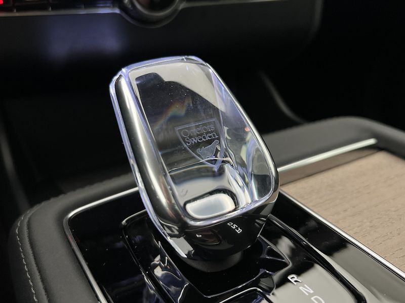 Volvo XC90 T8 RECHARGE PLUS DARK  - fotka 28 z 49