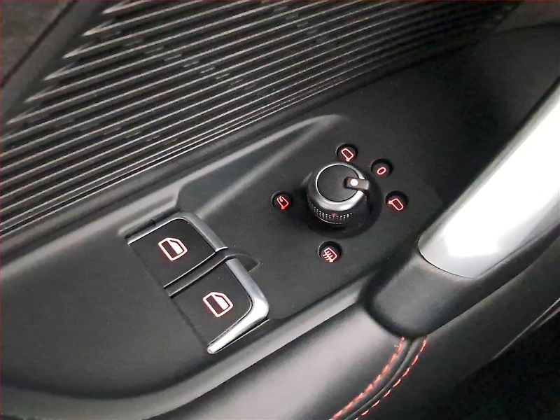 Audi TT (2021) S-Line 45 TFSI - fotka 16 z 18