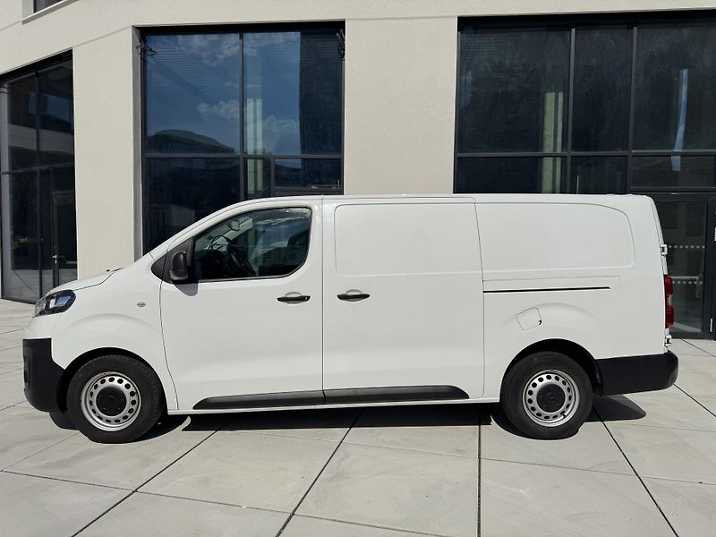 Opel Vivaro COMFORT L3H1 2.8T 1 MAJITEL  - fotka 19 z 36