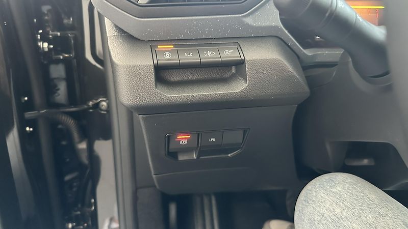 Dacia Duster (2026) Journey Eco-G 120 auto - fotka 14 z 15