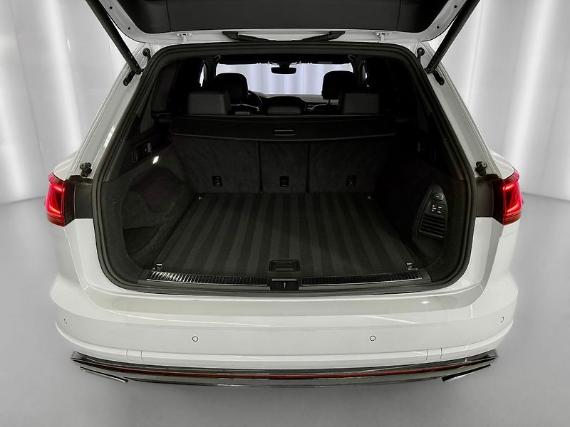 Volkswagen Touareg 3.0TDI 210KW 4MOTION R-LINE, V - fotka 34 z 35