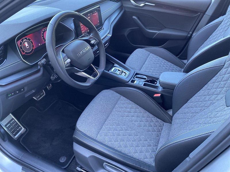 Škoda Octavia (2025) Combi 1.5 TSI DSG Sportline - fotka 6 z 34