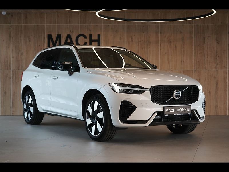 Volvo XC60 T8 PLUS Dark, Ventilace, 360° - fotka 4 z 48