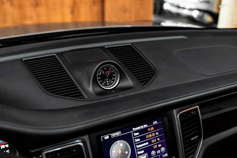 Porsche Macan S - fotka 12 z 22