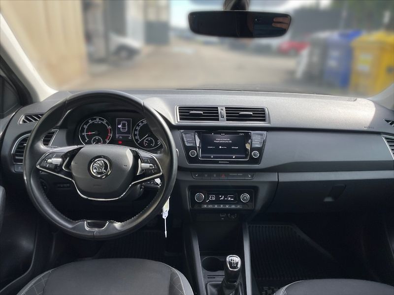 Škoda Fabia 1,0 TSI 70 Ambition - fotka 9 z 11