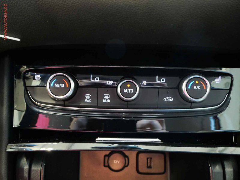 Opel Grandland X (2021) 1.2T, ČR, AC, tempo - fotka 18 z 21