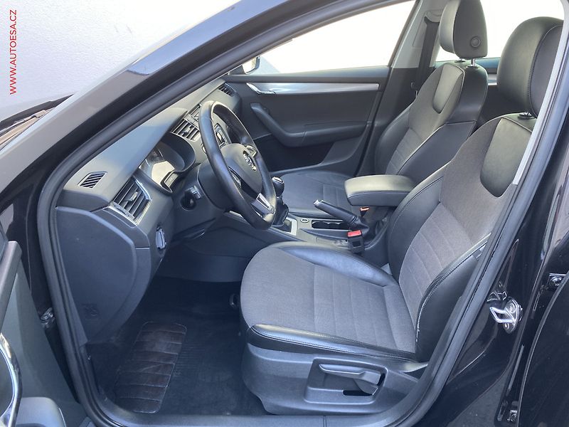 Škoda Octavia (2014) 1.6 TDi, Elegance, bixen - fotka 9 z 19