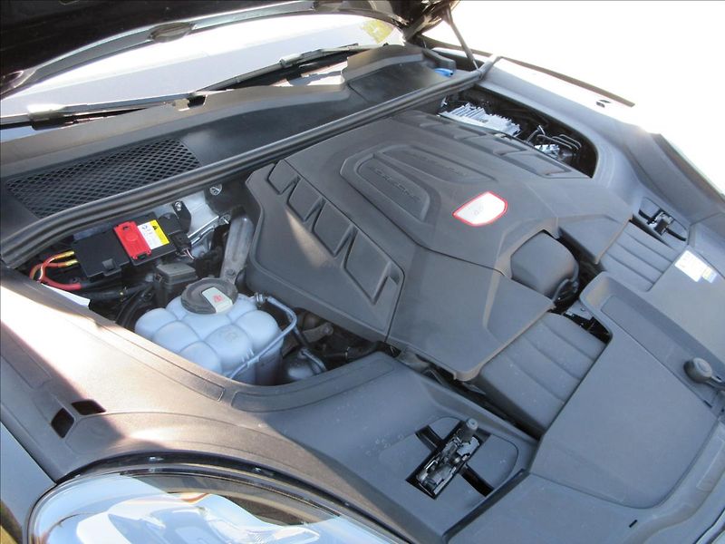 Porsche Cayenne 4,0 Turbo, Coupe, Chrono Matri - fotka 45 z 46