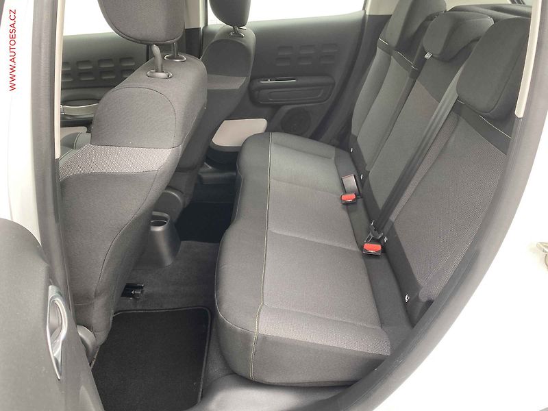 Citroën C3 (2022) 1.2 PT, Shine, LED, navi - fotka 10 z 17