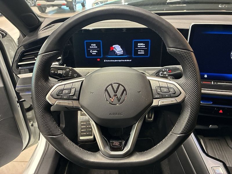 Volkswagen Passat 1.5TSI R-Line 360 NezTop Matri - fotka 12 z 24