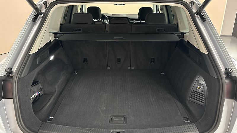Volkswagen Touareg 3.0 TDI Tiptronic - fotka 17 z 30