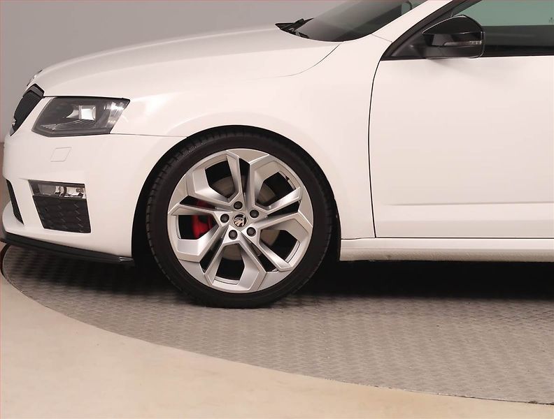 Škoda Octavia (2013) RS 2.0 TDI, Kůže, Navi - fotka 15 z 16