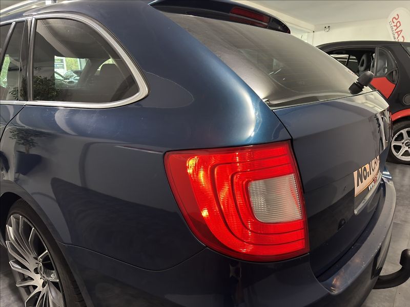 Škoda Superb 2,0   TSI DSG 147kW ELEG PANO - fotka 33 z 41
