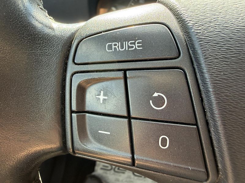 Volvo V70 2.4 D5 KŮŽE NAVIGACE SERVISKA - fotka 17 z 44