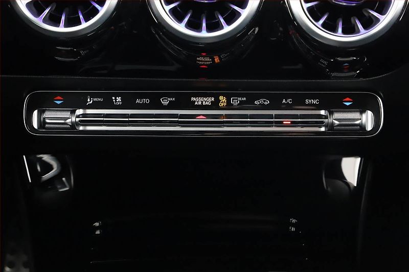 Mercedes-Benz CLA (2025) 200 - fotka 13 z 20