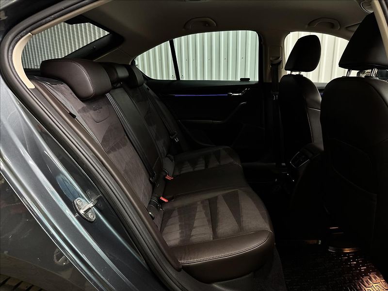 Škoda Octavia 2.0TDI 135kW 4x4 DSG L&K - fotka 37 z 44