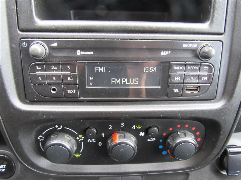 Renault Trafic 1,6 dCi 125 8 míst - fotka 17 z 27