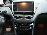 Peugeot 2008 (2016) 1.2 PT, AT, autoAC - náhled 11
