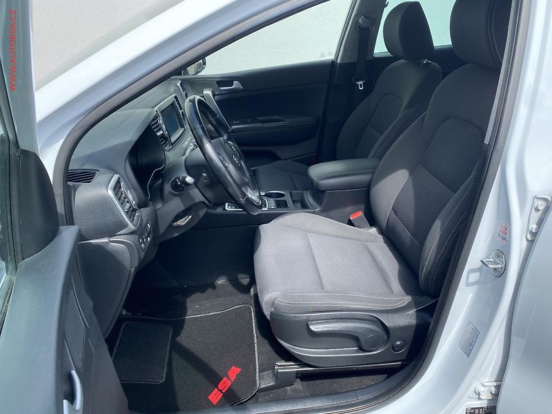 Kia Sportage (2018) 2.0 CRDi 4x4, ČR, AT, navi - fotka 9 z 16