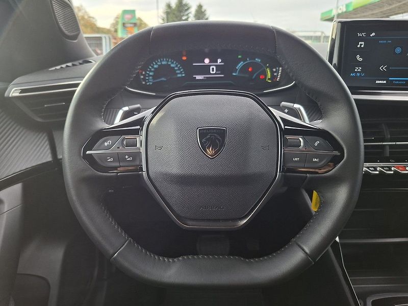 Peugeot 2008 STYLE Hybrid 136 e-DCS6 - fotka 16 z 24