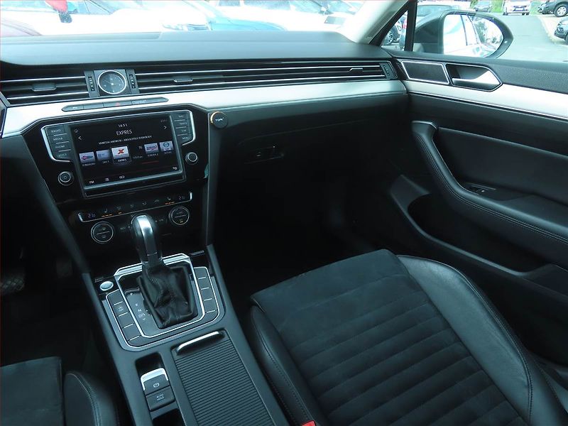 Volkswagen Passat (2016) 2.0 TDI, Automat, Kůže, Navi - fotka 8 z 21