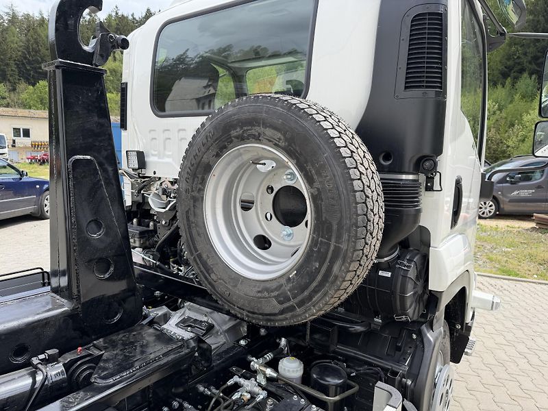 Isuzu F11 (2026) 5.2L, 240k, MT6, Hákový nosič - fotka 33 z 35