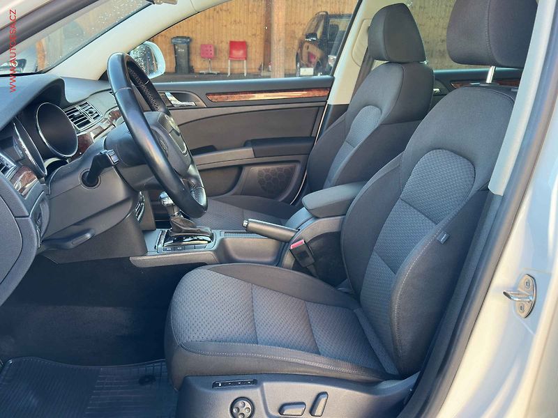 Škoda Superb (2011) 2.0TDi 4x4, ČR, Elegance, DSG - fotka 9 z 22
