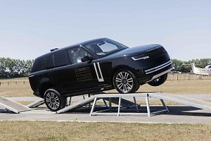 Elektrický Range Rover by se měl na trhu objevit už v letošním roce.