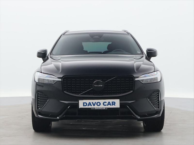 Volvo XC60 2,0 B5 AWD Plus Black Ed. AT - fotka 2 z 31