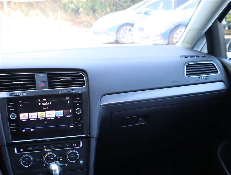 Volkswagen Golf (2019) Highline 2.0 TDI, 4X4 - fotka 8 z 18