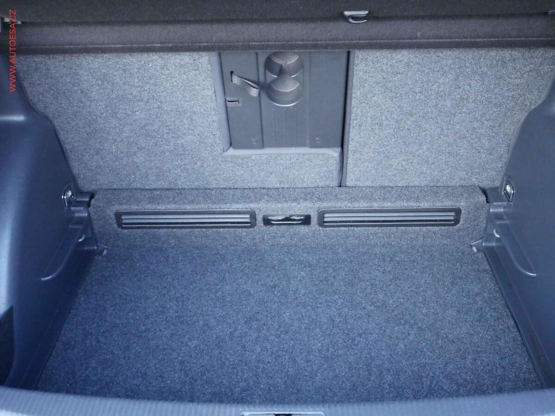 Volkswagen Golf Plus (2007) 1.6i, Klima - fotka 7 z 17