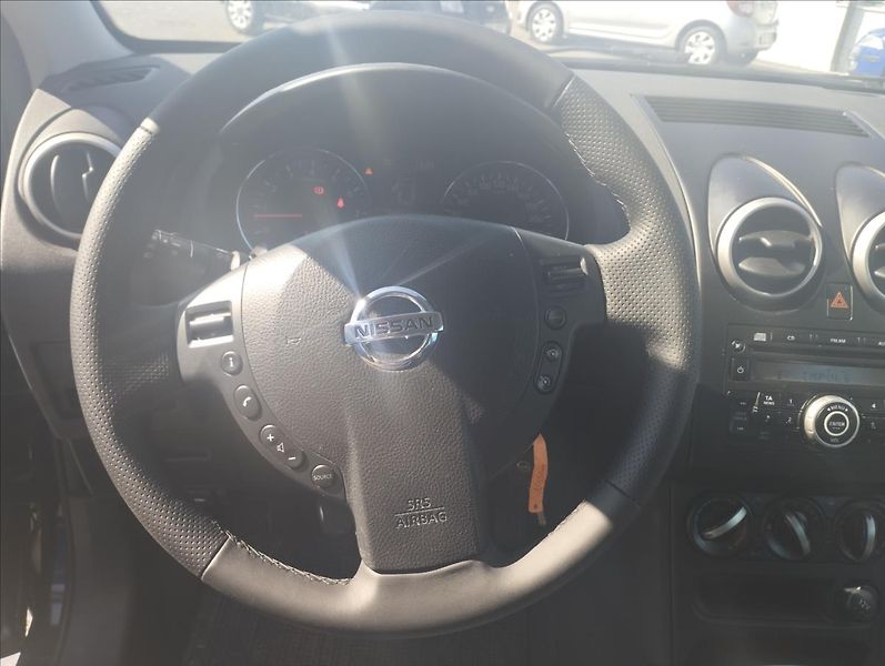 Nissan Qashqai 1,6 84KW - fotka 15 z 16