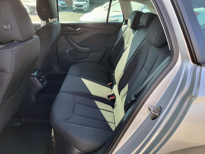 Škoda Scala 1.0 TSI 70kW AMBITION *ČR - fotka 8 z 42