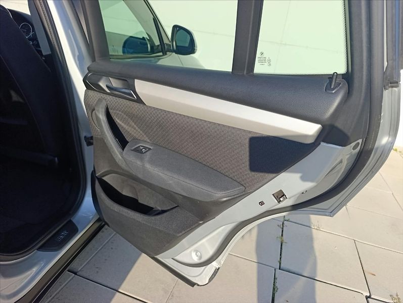 BMW X3 2,0 d X-Drive Aut.,Navi,Bi-xen - fotka 23 z 36