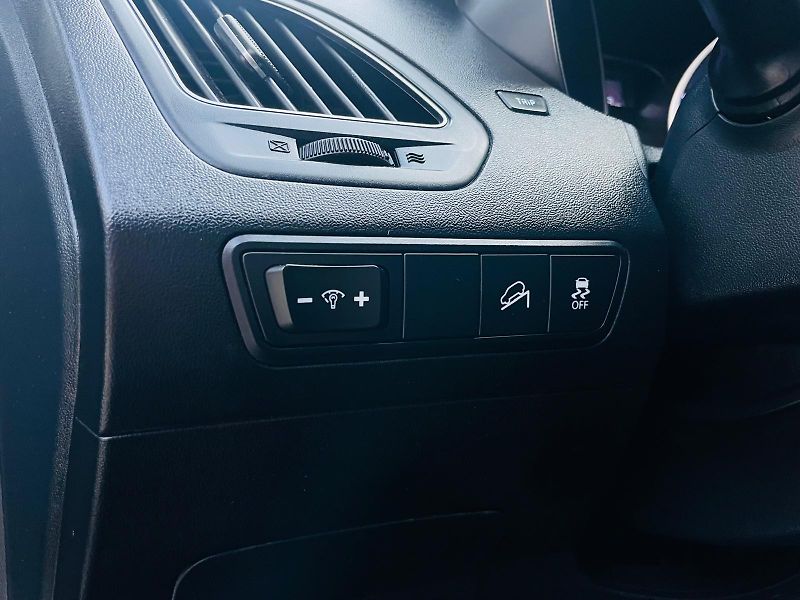 Hyundai ix35 2.0i MANUÁL VÝHŘEV TAŽNÉ - fotka 39 z 43