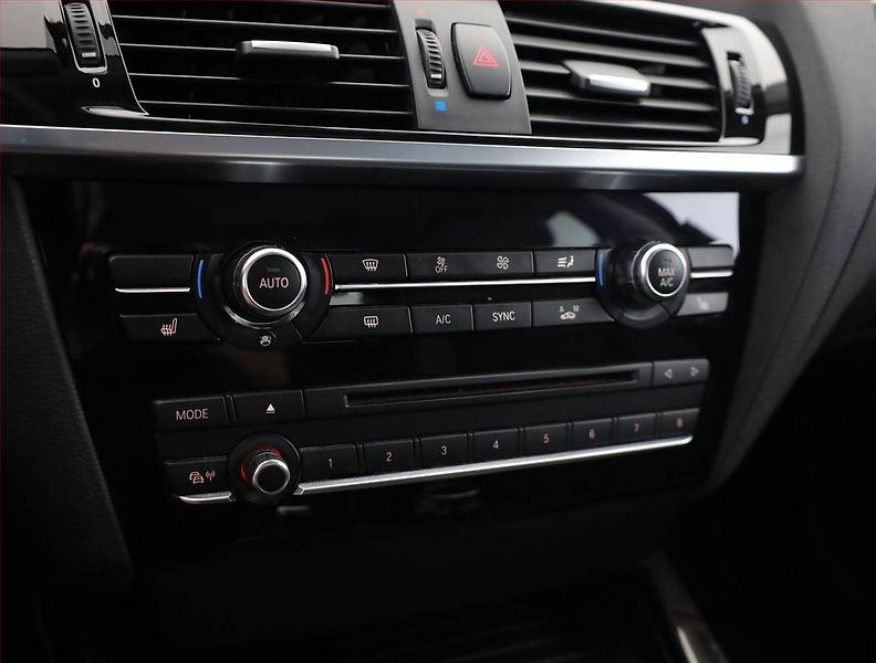 BMW X4 (2014) xDrive20d, 4X4, Automat - fotka 13 z 18