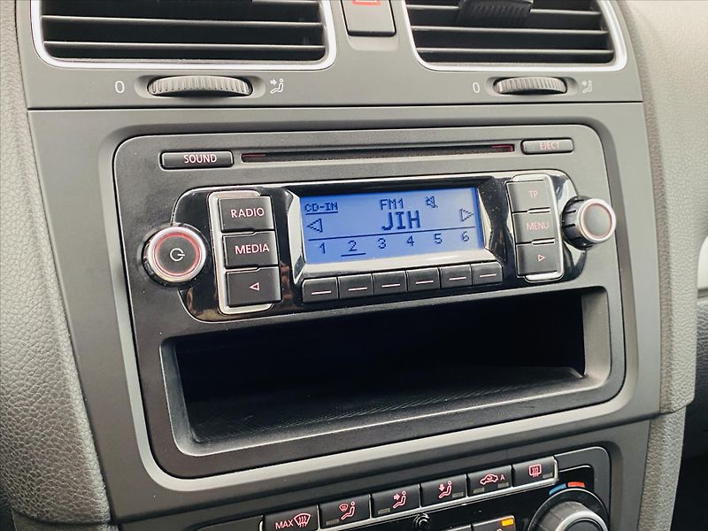 Volkswagen Golf 1,6 TDI Aut. Klima ČR - fotka 14 z 22