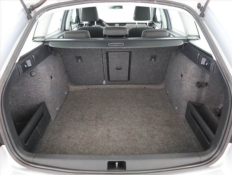 Škoda Octavia (2013) Elegance 2.0 TDI, Serv.kniha - fotka 15 z 16