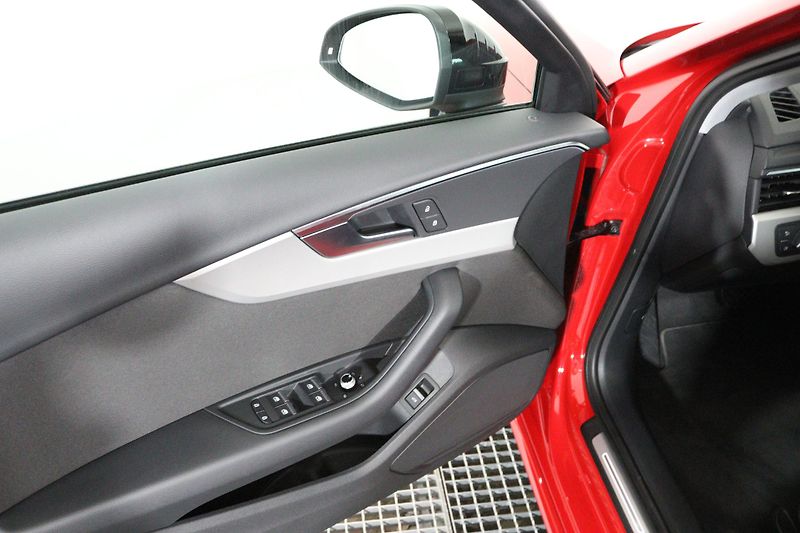 Audi A4 Avant Sline 35 TDI Stronic - fotka 13 z 24