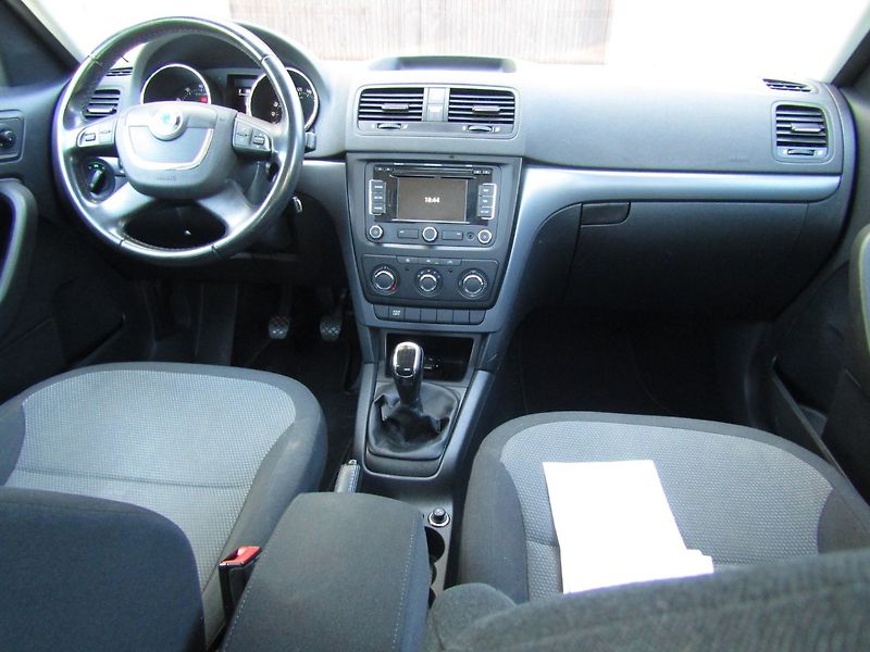 Škoda Yeti (2013) 1.2 TSI 77kW BEZ KOROZE - fotka 15 z 36