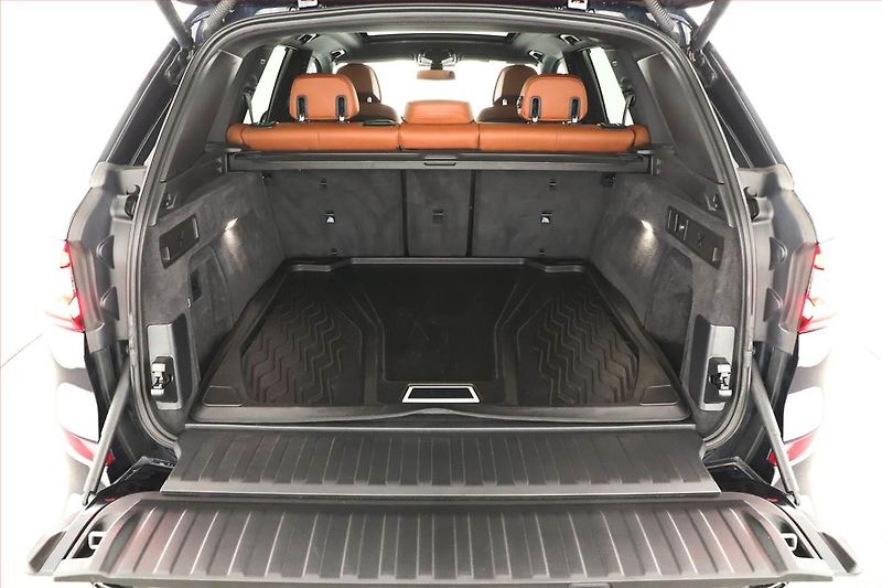 BMW X5 (2023) xDrive30d - fotka 11 z 30