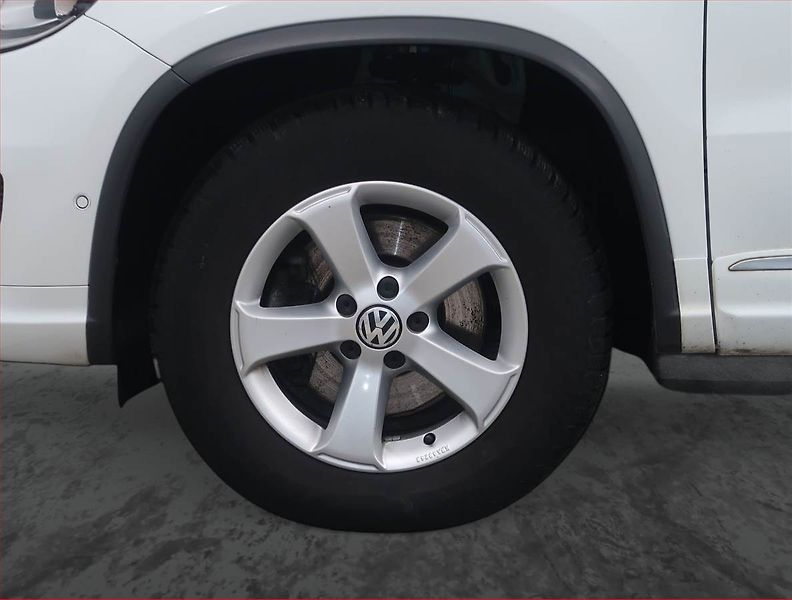 Volkswagen Tiguan (2014) R-Line 2.0 TDI, 4X4, Navi - fotka 14 z 17
