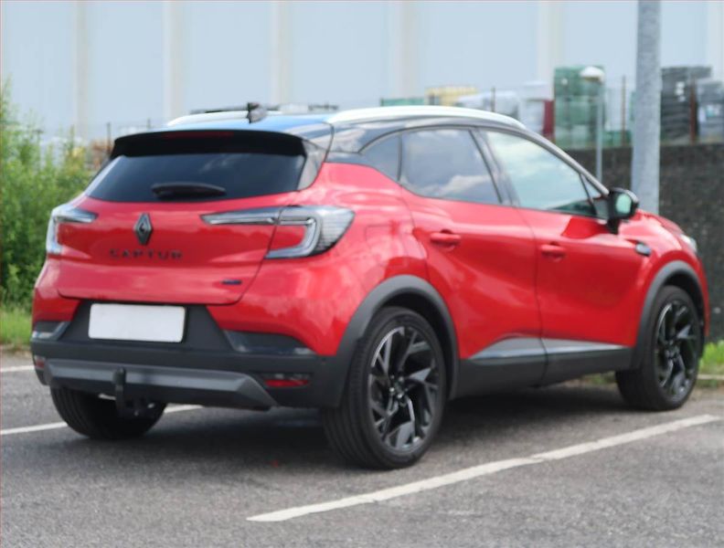Renault Captur (2025) esprit Alpine E-Tech Full Hybr - fotka 5 z 19