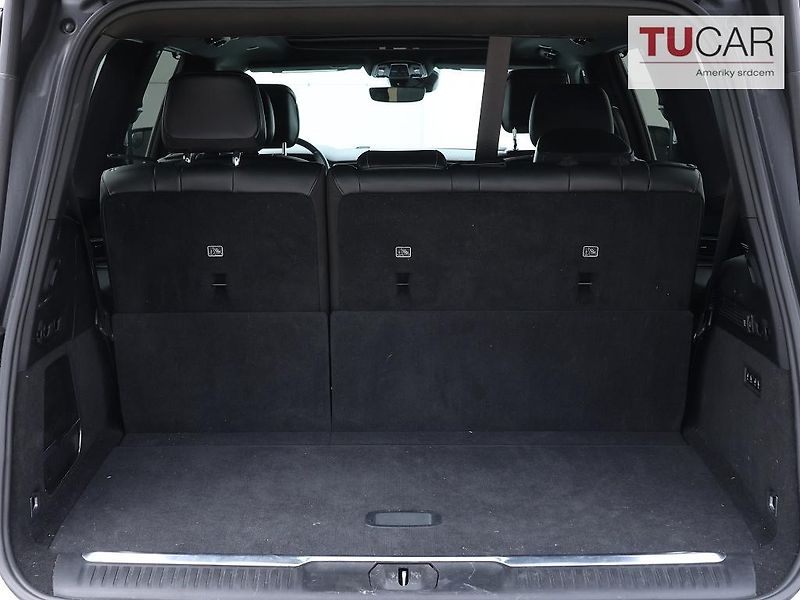 Jeep Grand Wagoneer (2022) 6.4 V8 SERIES III  - fotka 37 z 45