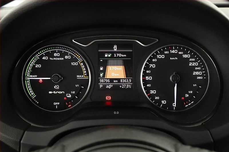 Audi A3 (2017) e-tron, Automat, Navi - fotka 8 z 21